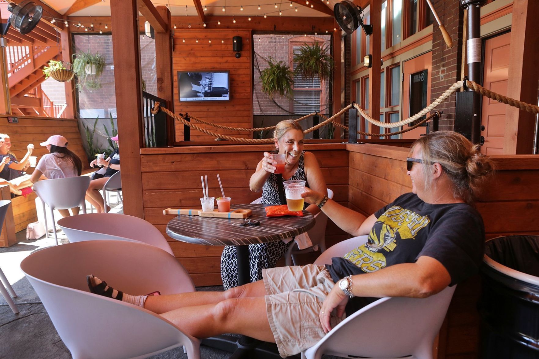 Narwhal's Crafted Urban Ice Thriving Near SLU